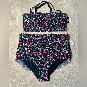 Torrid Strawberry Print Wireless Bikini, Size 2X, NWT